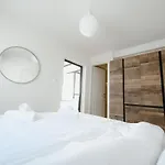Lb Luxury Volos