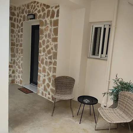 Lb Luxury * Βόλος
